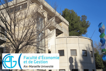 Façade de la Faculté d'Économie et de Gestion d'Aix-Marseille Université et son logo - Le Mouvement associatif