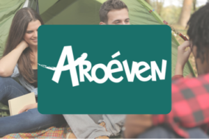 Logo Aroéven Sud sur fond photo camping